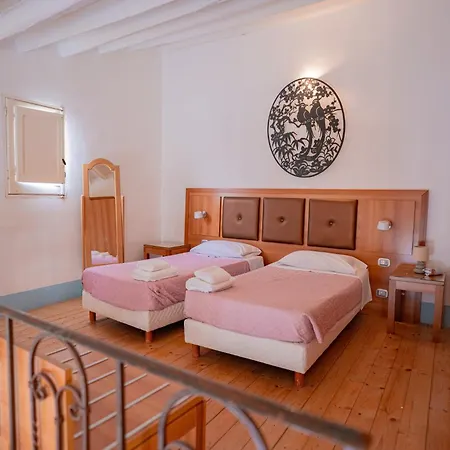 Himera Domus 2 Gasthuis 3*